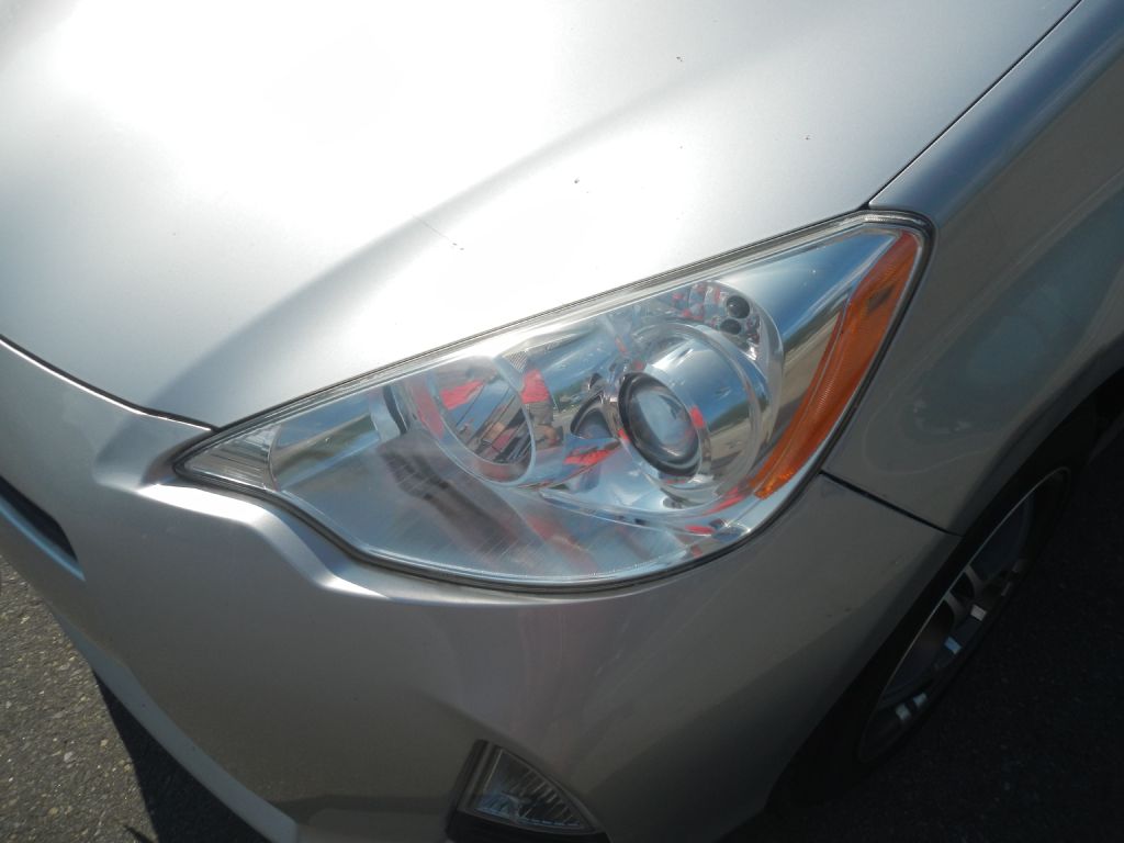 Photo 35 of this TOYOTA PRIUS C