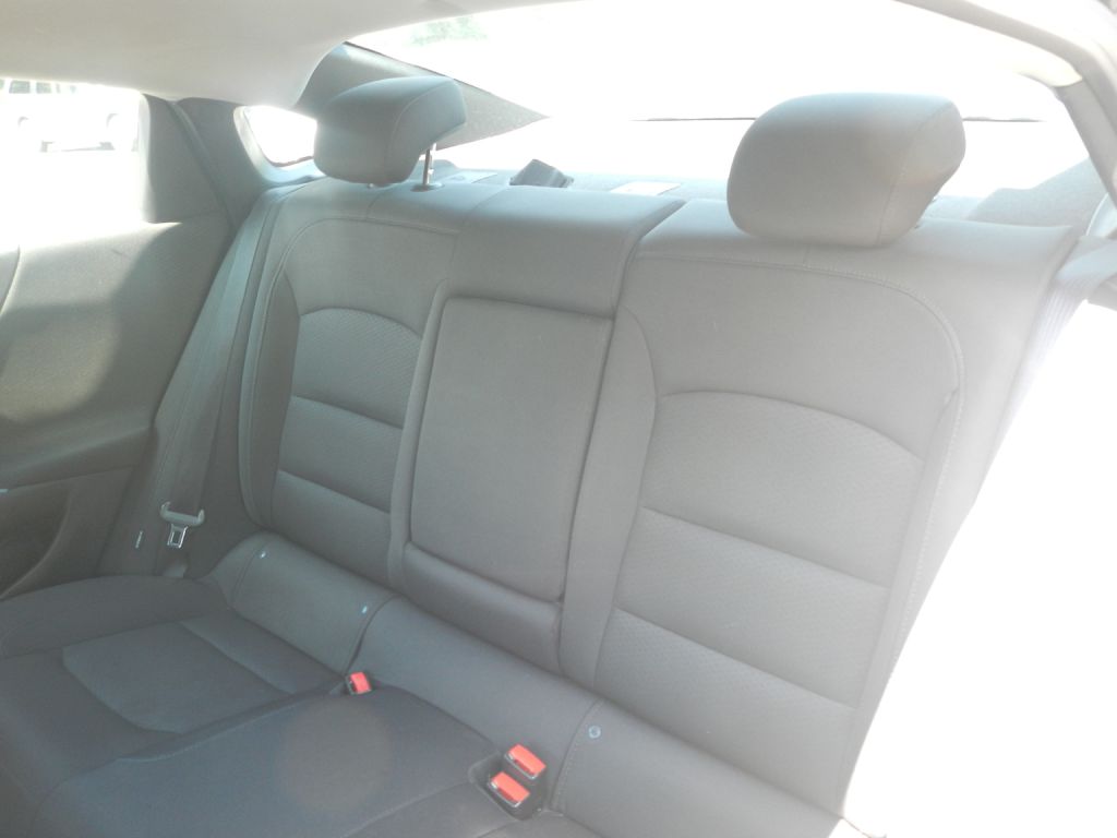 Photo 8 of this CHEVROLET MALIBU LT