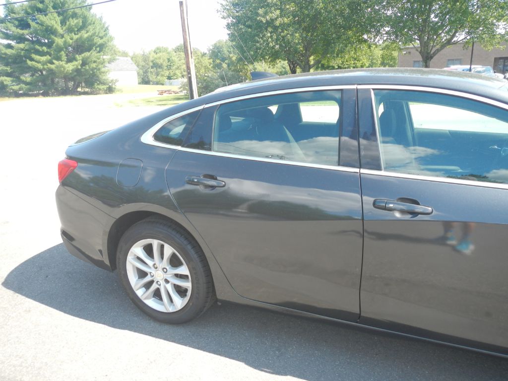 Photo 13 of this CHEVROLET MALIBU LT