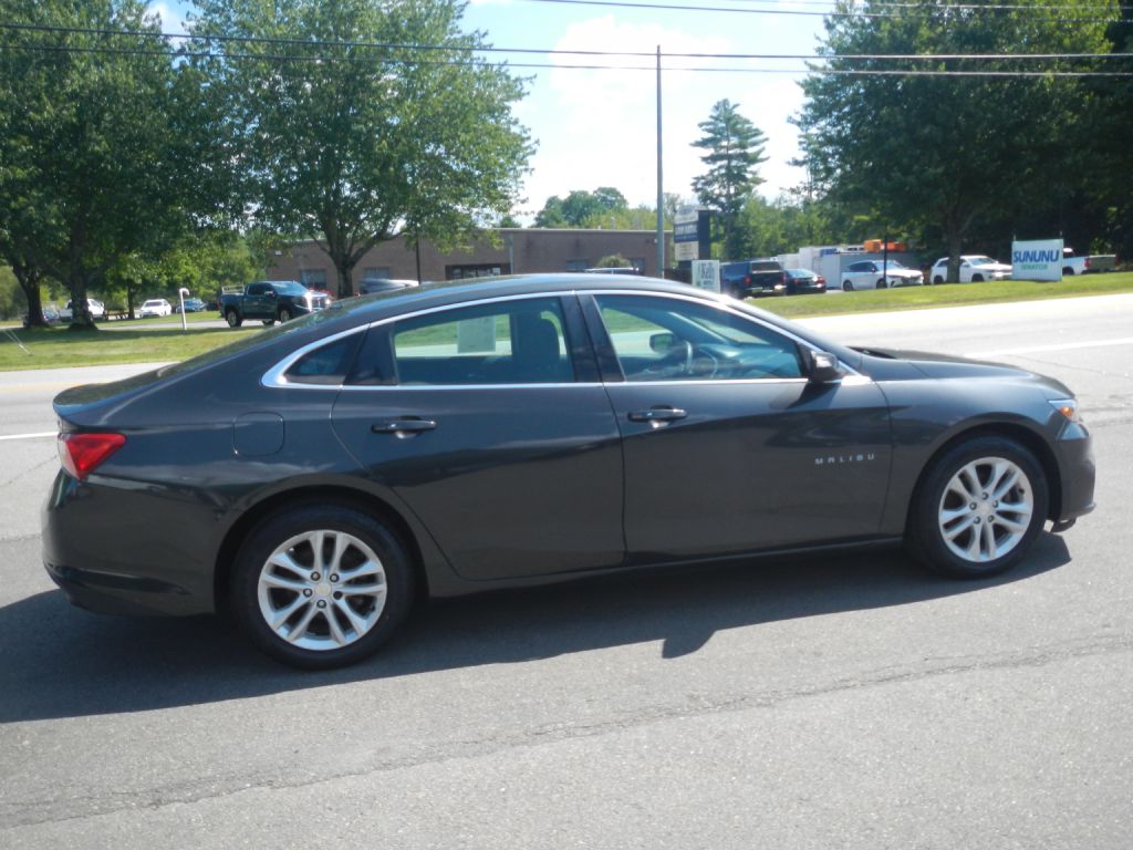 Photo 14 of this CHEVROLET MALIBU LT