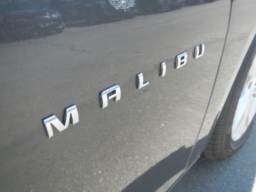 Photo 15 of this CHEVROLET MALIBU LT