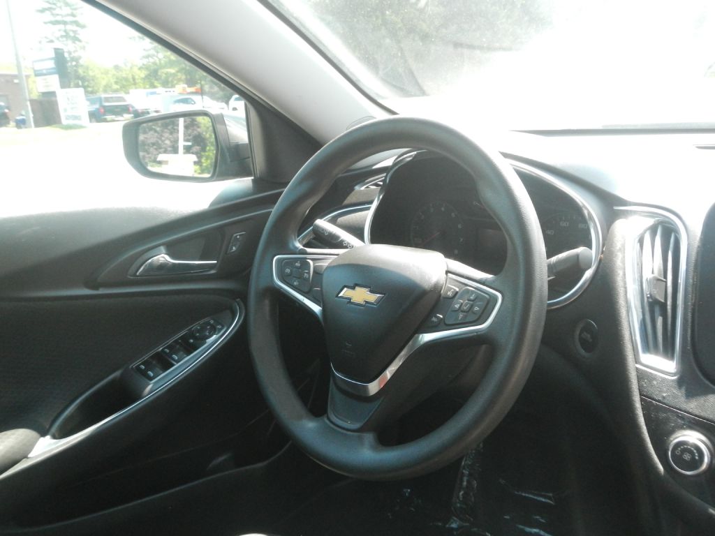 Photo 20 of this CHEVROLET MALIBU LT