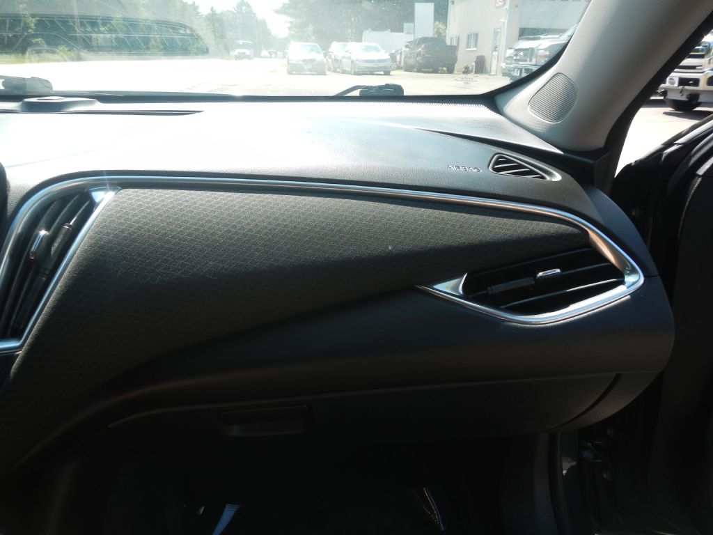 Photo 24 of this CHEVROLET MALIBU LT