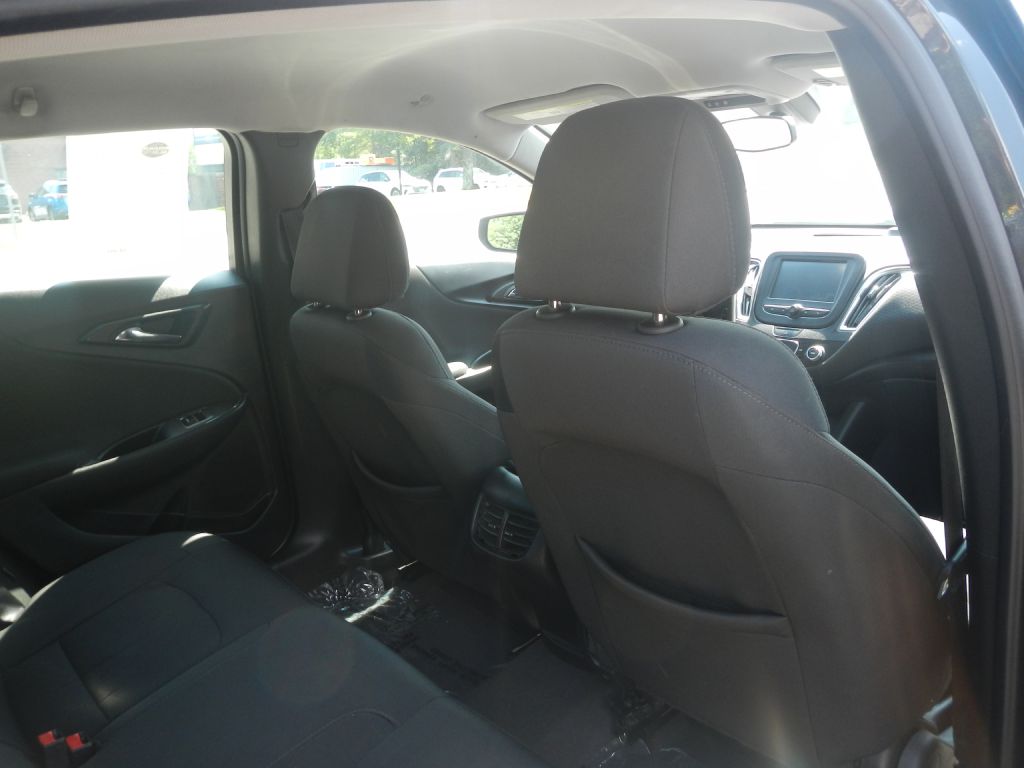 Photo 26 of this CHEVROLET MALIBU LT