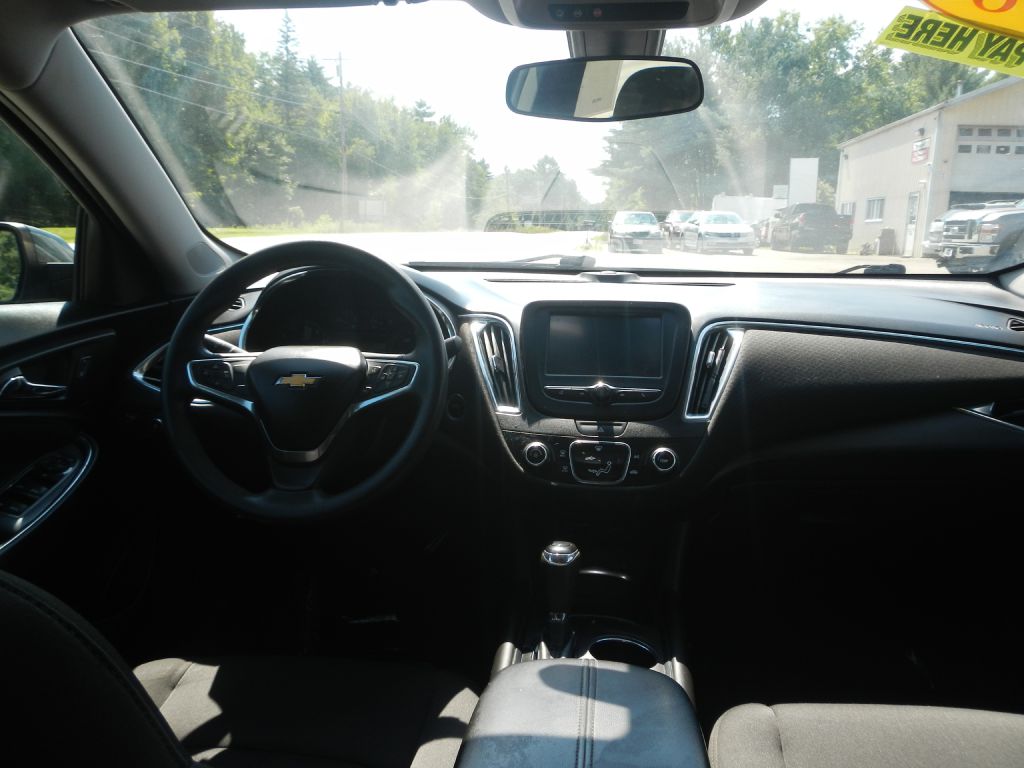 Photo 27 of this CHEVROLET MALIBU LT