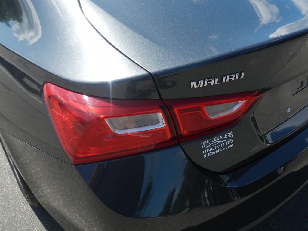 Photo 31 of this CHEVROLET MALIBU LT