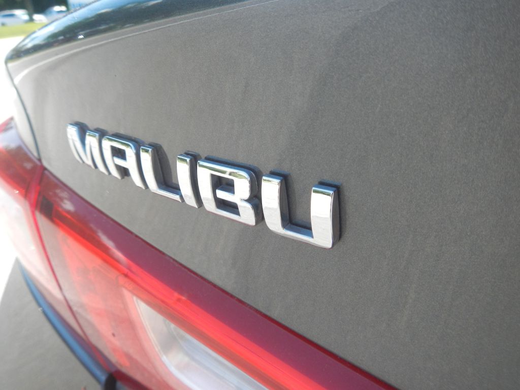 Photo 33 of this CHEVROLET MALIBU LT