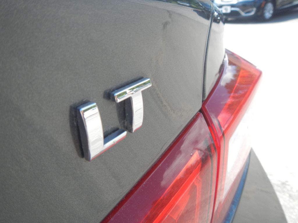 Photo 34 of this CHEVROLET MALIBU LT