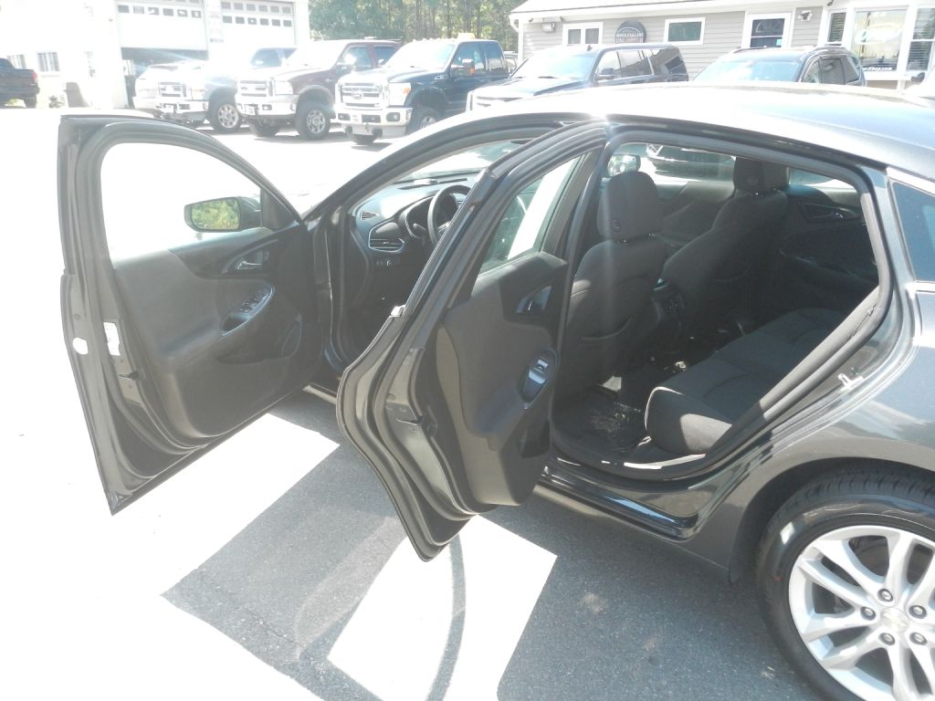 Photo 40 of this CHEVROLET MALIBU LT
