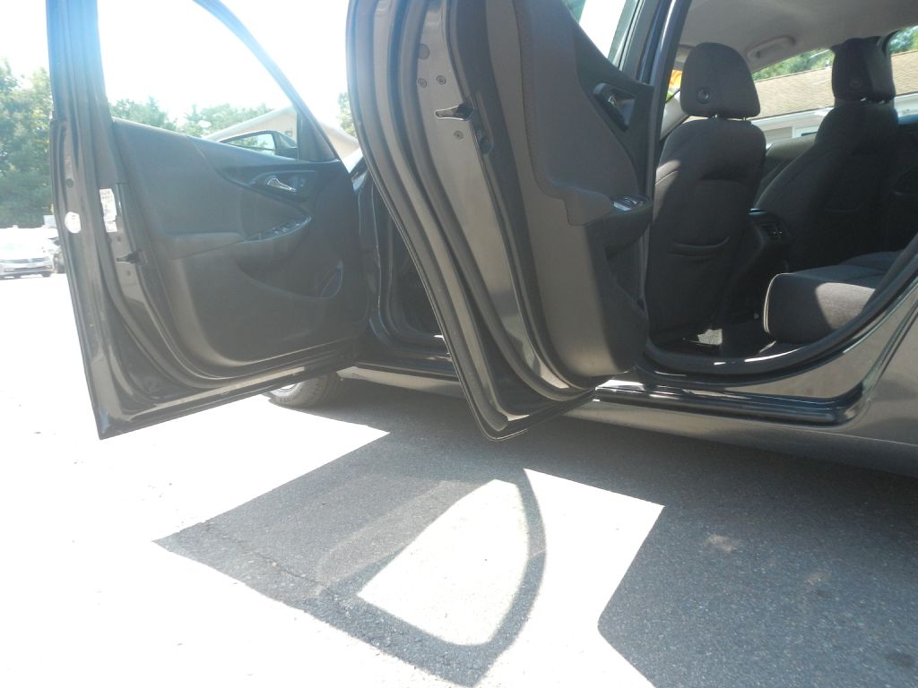 Photo 41 of this CHEVROLET MALIBU LT