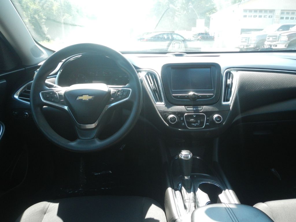 Photo 46 of this CHEVROLET MALIBU LT