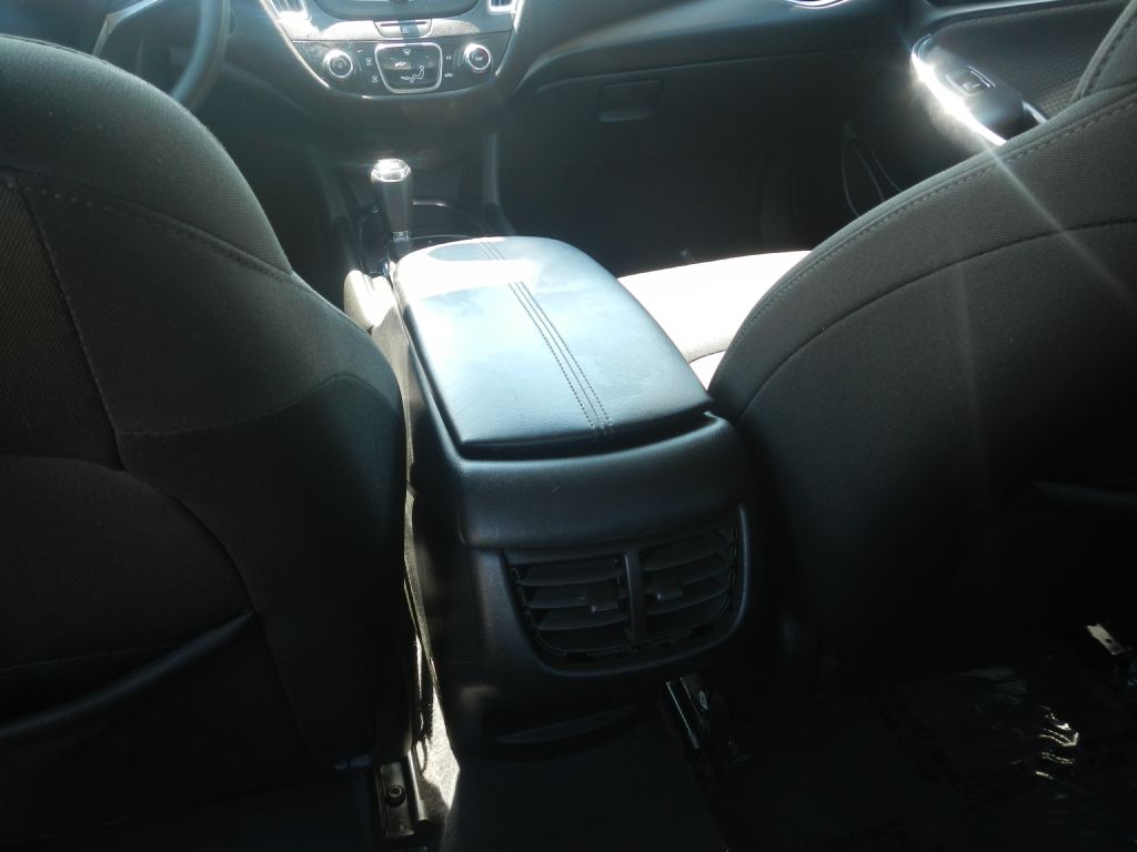 Photo 47 of this CHEVROLET MALIBU LT
