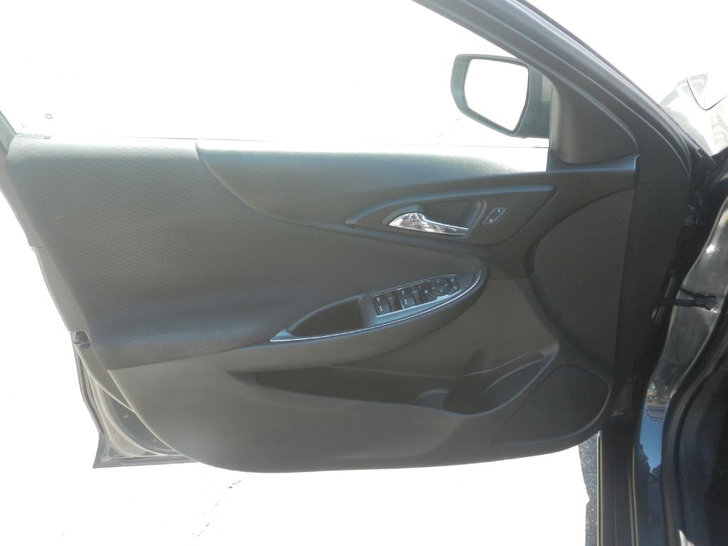 Photo 48 of this CHEVROLET MALIBU LT