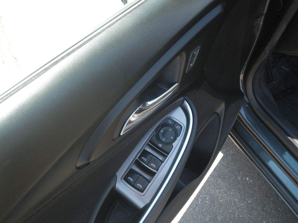 Photo 49 of this CHEVROLET MALIBU LT
