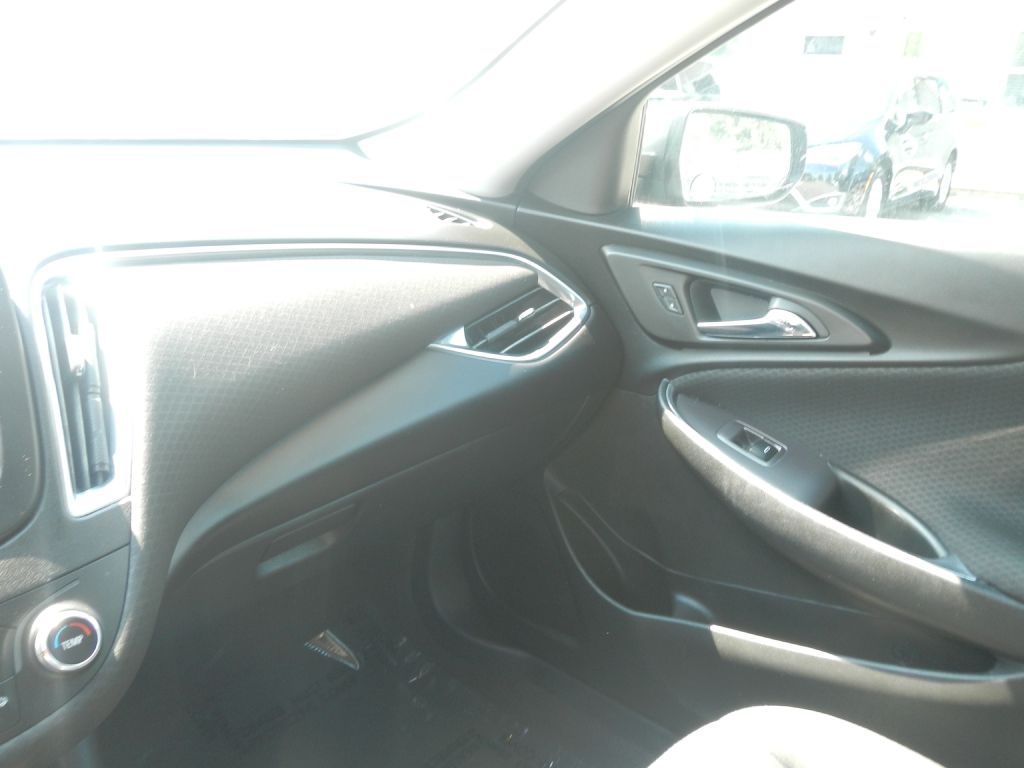 Photo 52 of this CHEVROLET MALIBU LT