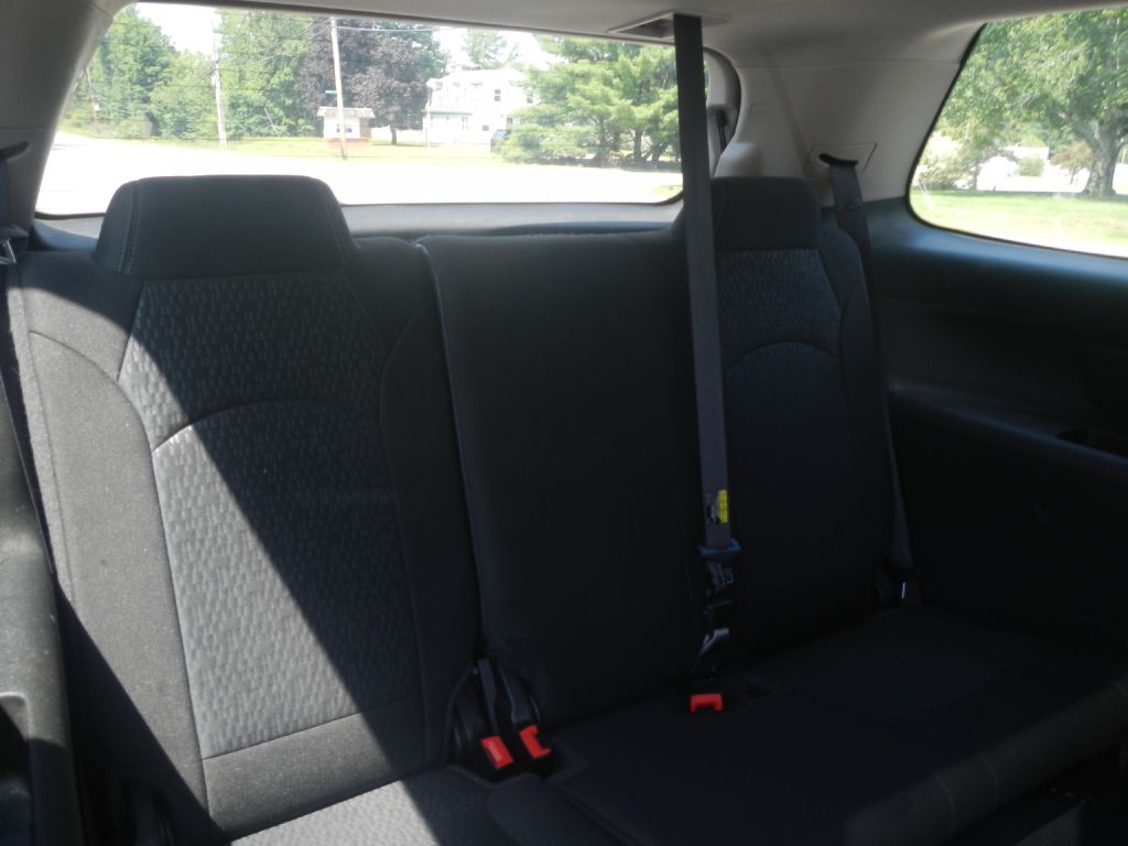 Photo 6 of this GMC ACADIA AWD
