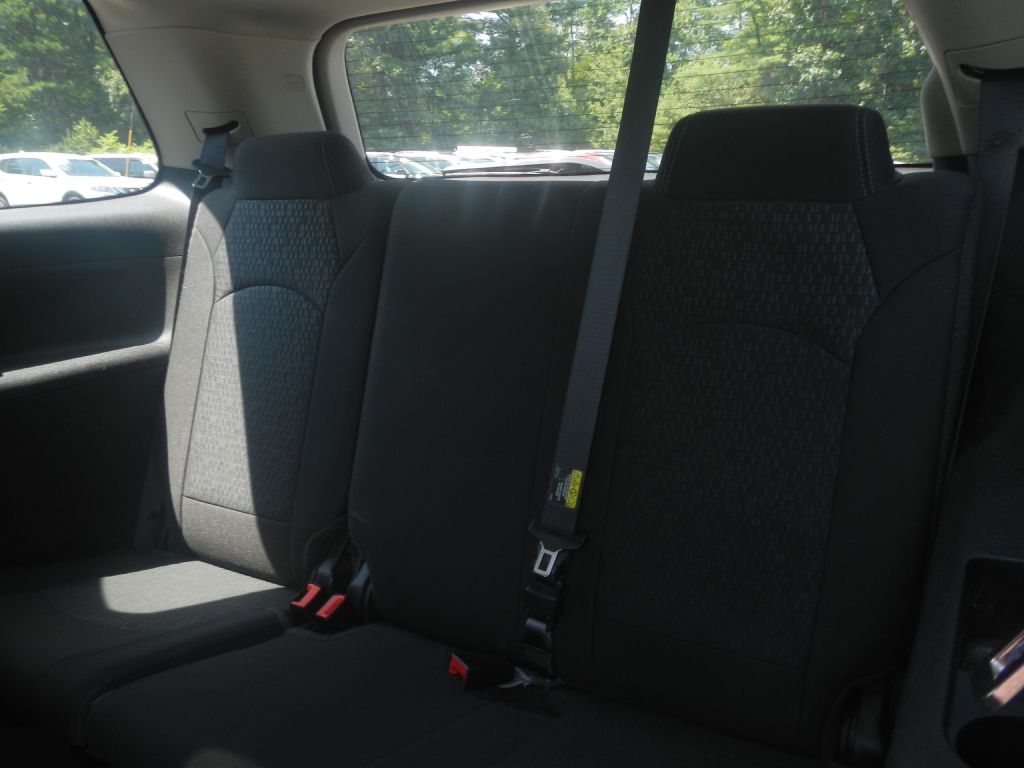Photo 9 of this GMC ACADIA AWD