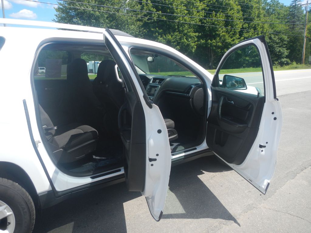 Photo 18 of this GMC ACADIA AWD