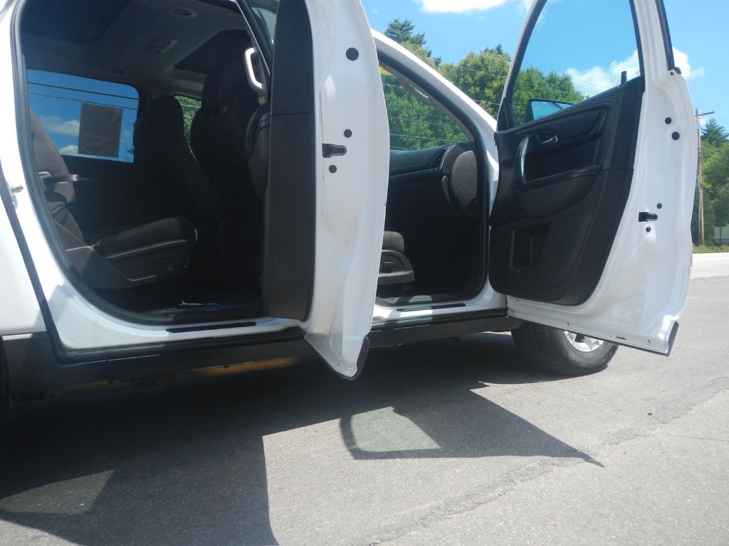 Photo 19 of this GMC ACADIA AWD