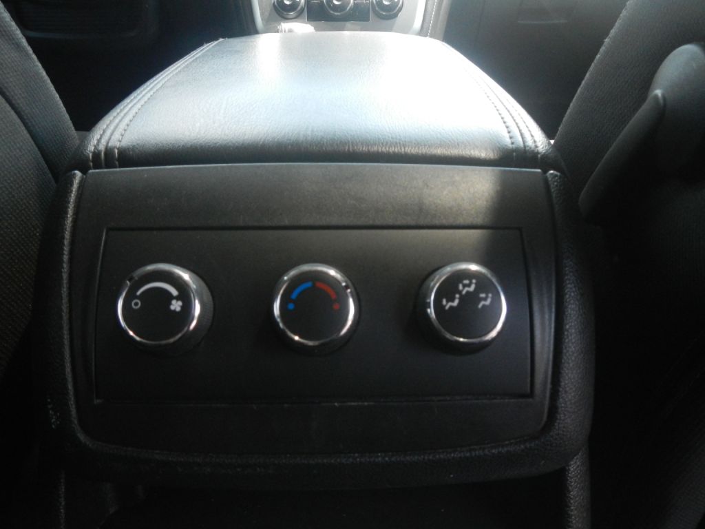 Photo 31 of this GMC ACADIA AWD