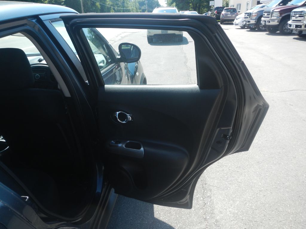 Photo 23 of this NISSAN JUKE AWD