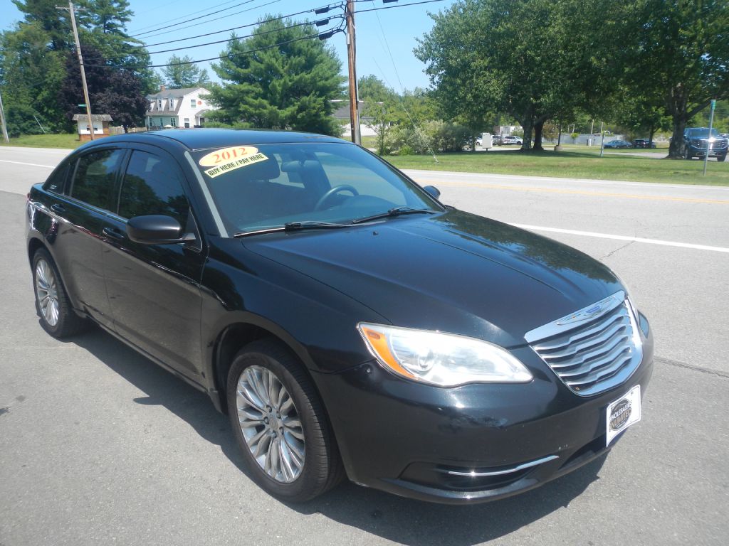 Photo 2 of this CHRYSLER 200