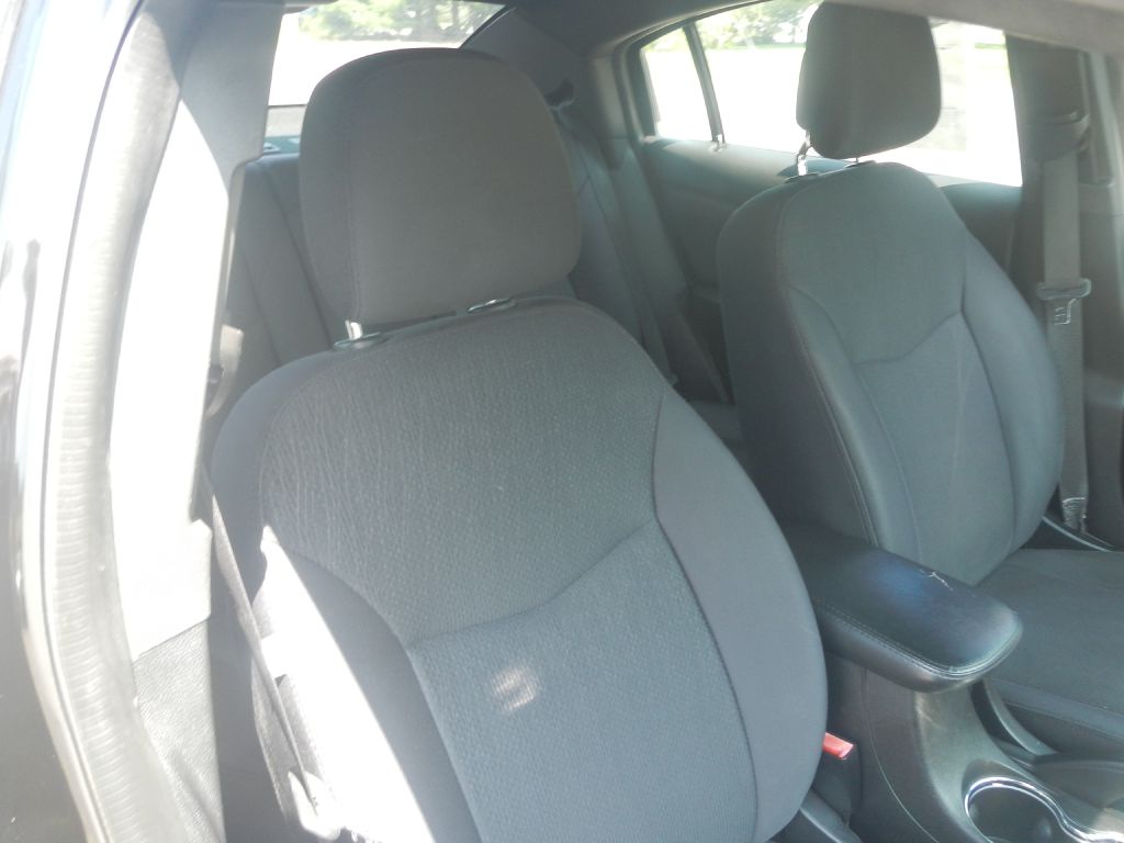 Photo 19 of this CHRYSLER 200