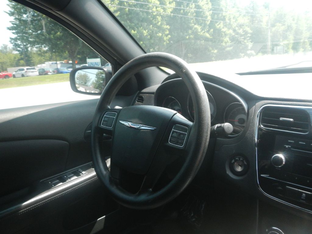 Photo 20 of this CHRYSLER 200