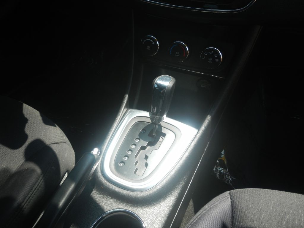 Photo 23 of this CHRYSLER 200