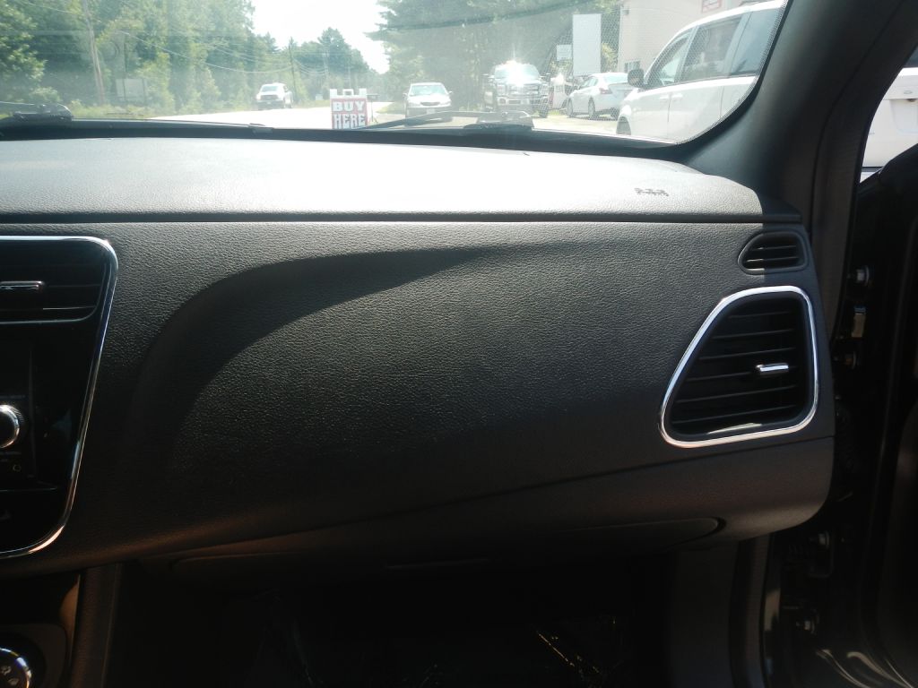 Photo 24 of this CHRYSLER 200