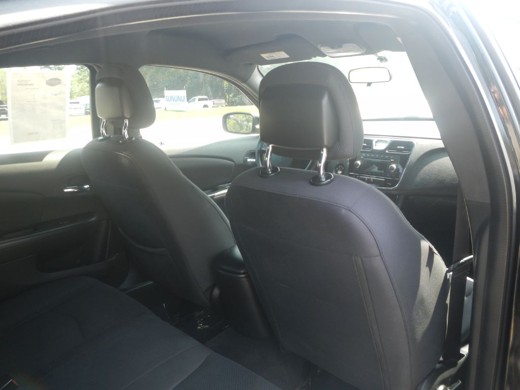 Photo 27 of this CHRYSLER 200
