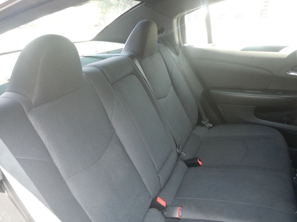 Photo 29 of this CHRYSLER 200