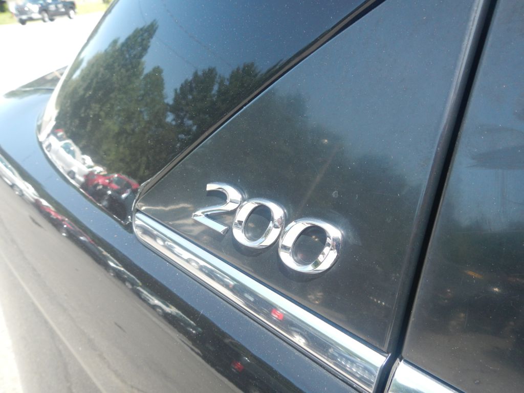 Photo 30 of this CHRYSLER 200