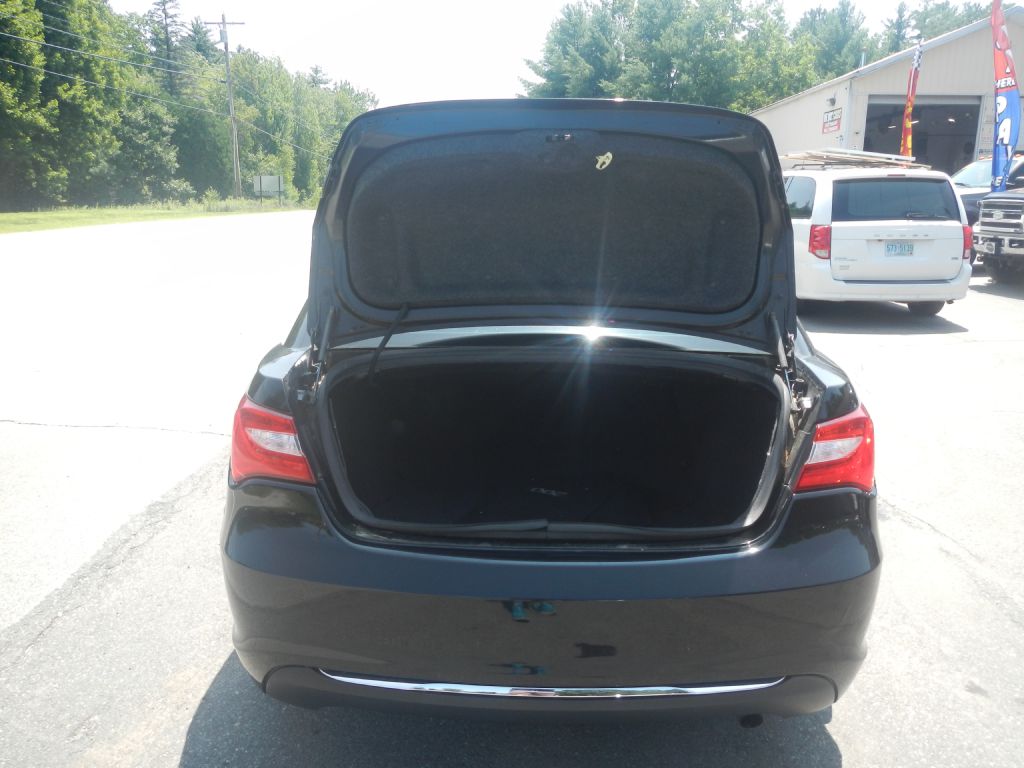 Photo 34 of this CHRYSLER 200