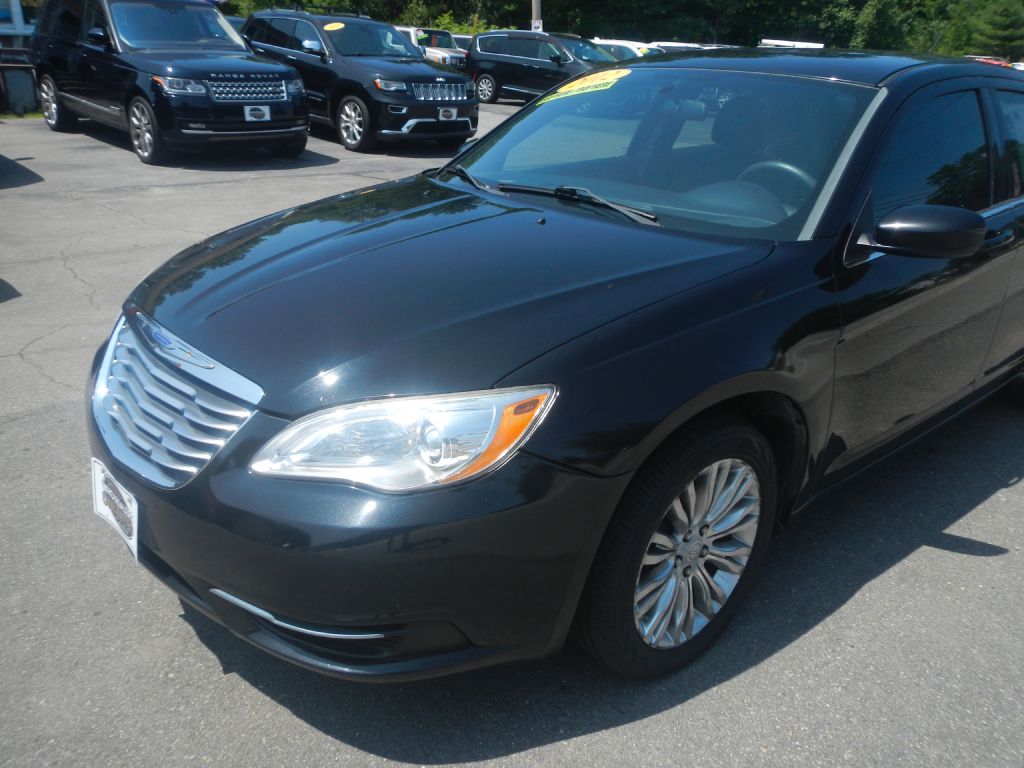 Photo 35 of this CHRYSLER 200