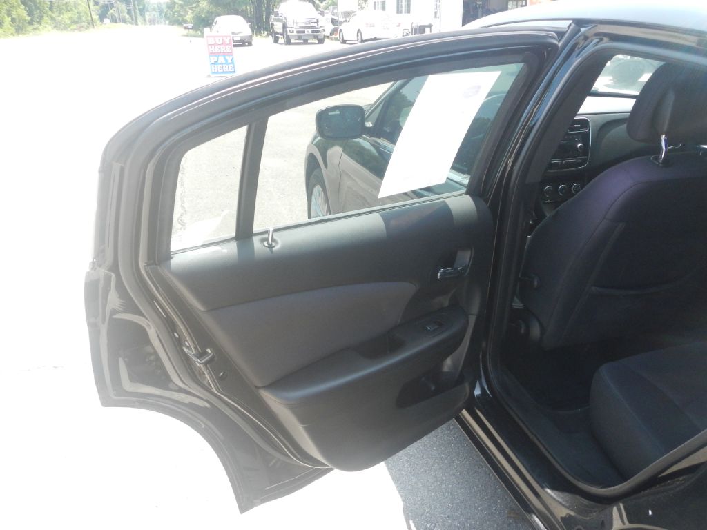 Photo 38 of this CHRYSLER 200