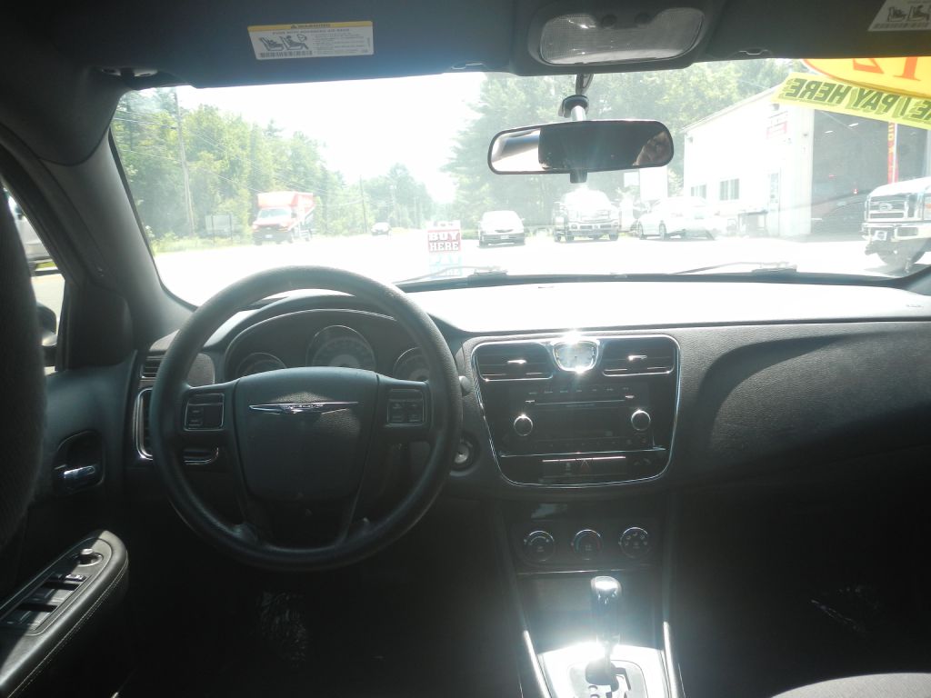Photo 42 of this CHRYSLER 200