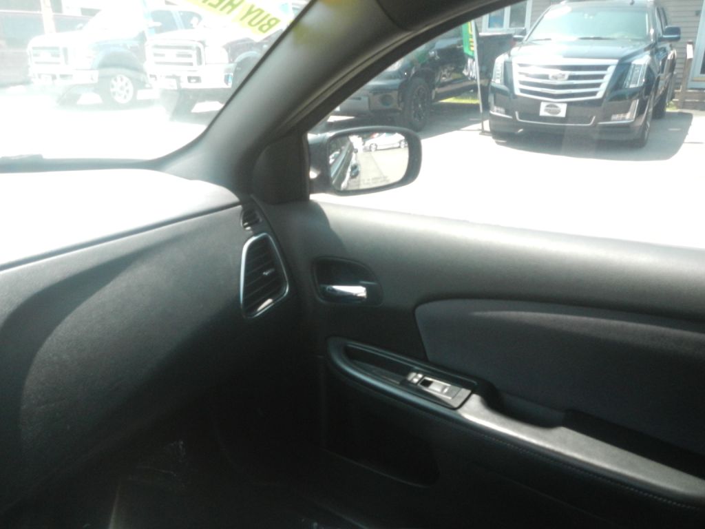 Photo 47 of this CHRYSLER 200