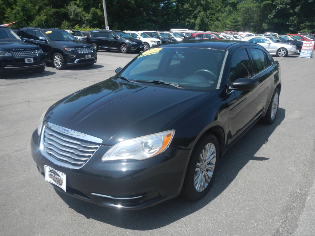Photo 51 of this CHRYSLER 200