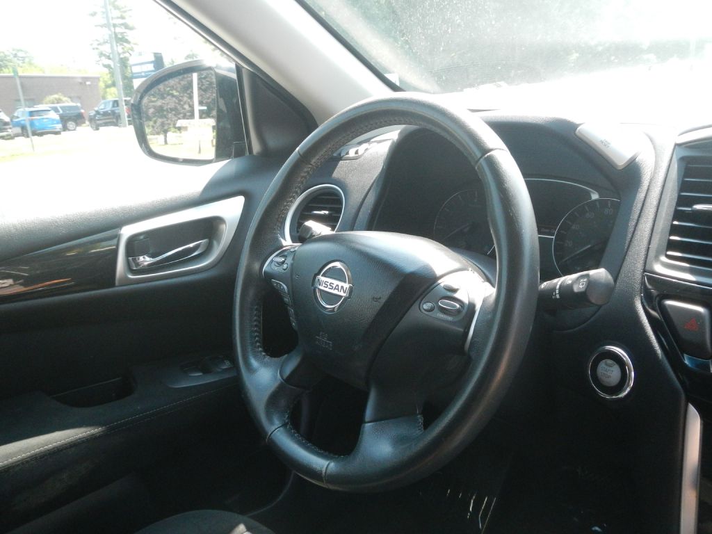 Photo 21 of this NISSAN PATHFINDER