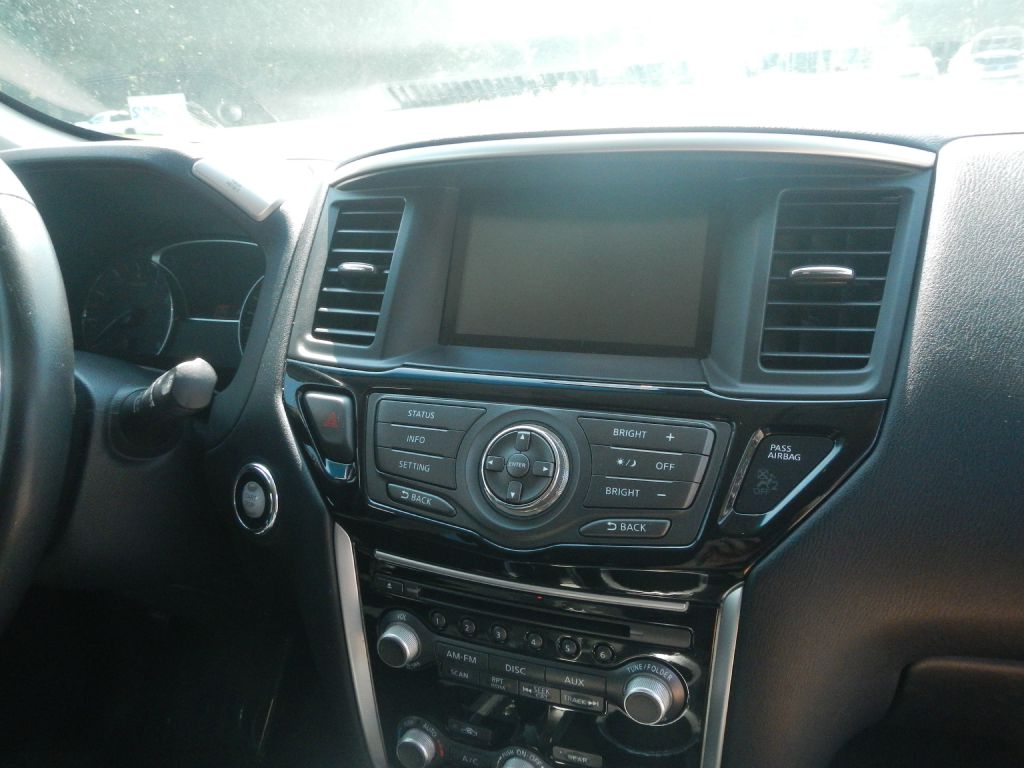 Photo 22 of this NISSAN PATHFINDER