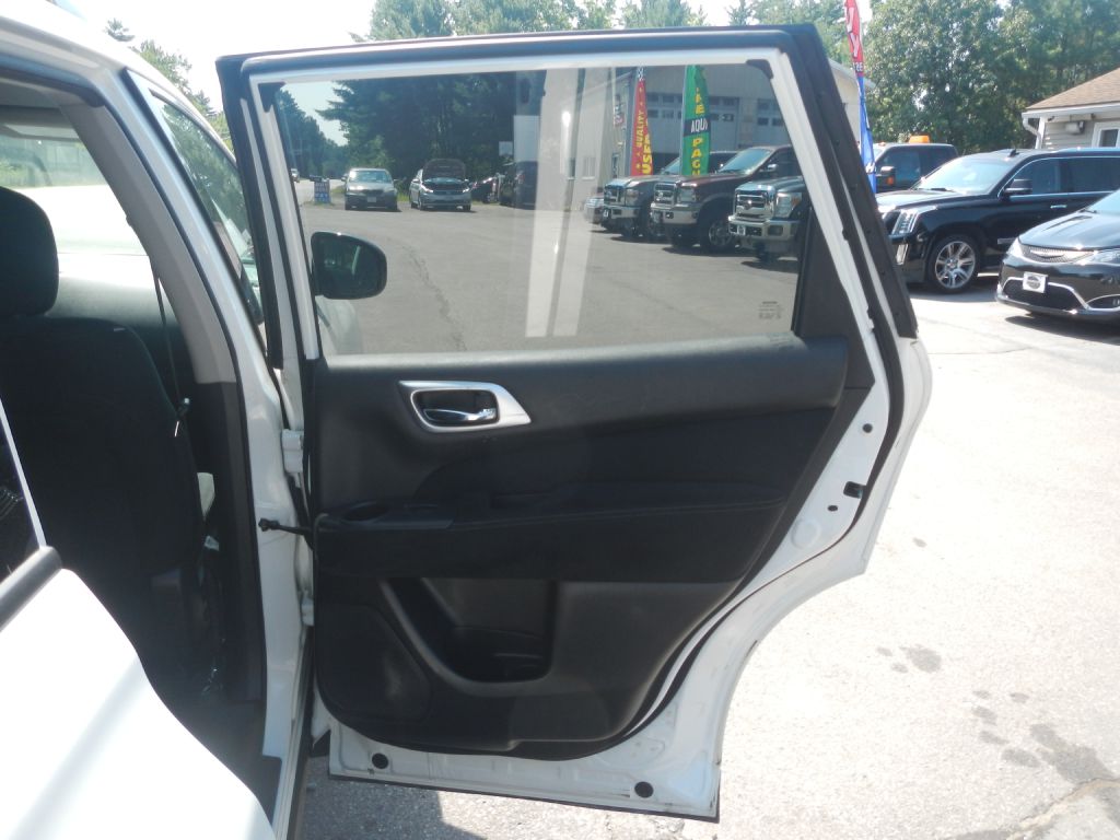 Photo 26 of this NISSAN PATHFINDER
