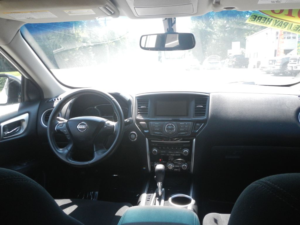 Photo 29 of this NISSAN PATHFINDER