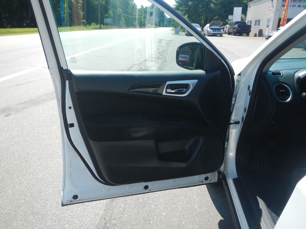 Photo 52 of this NISSAN PATHFINDER