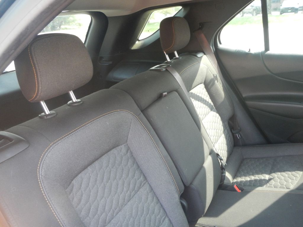 Photo 5 of this CHEVROLET EQUINOX