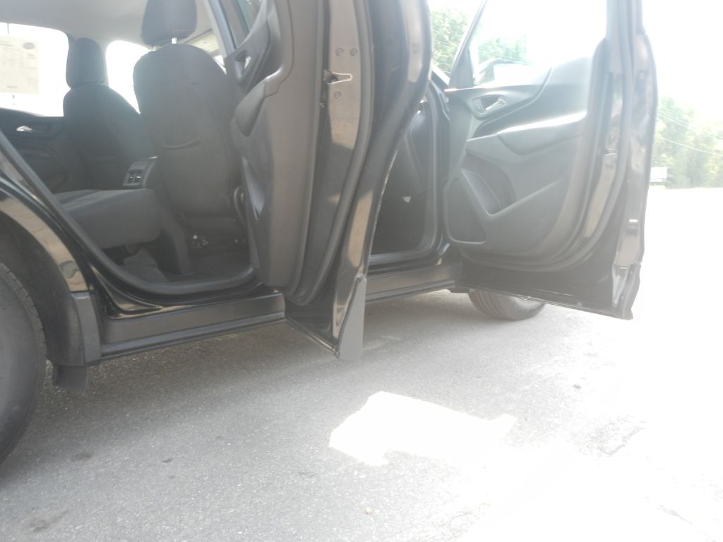 Photo 16 of this CHEVROLET EQUINOX