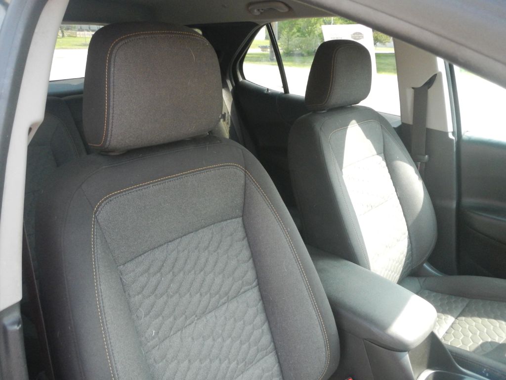 Photo 18 of this CHEVROLET EQUINOX