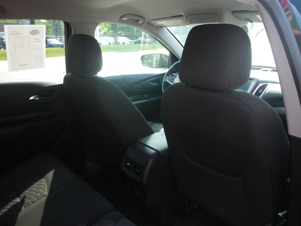 Photo 24 of this CHEVROLET EQUINOX