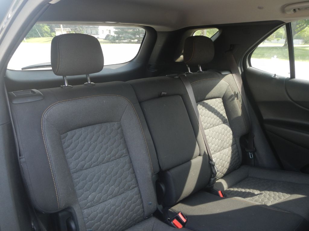 Photo 27 of this CHEVROLET EQUINOX
