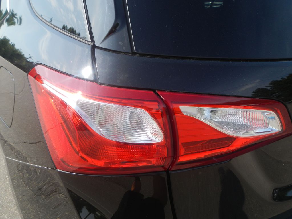 Photo 30 of this CHEVROLET EQUINOX